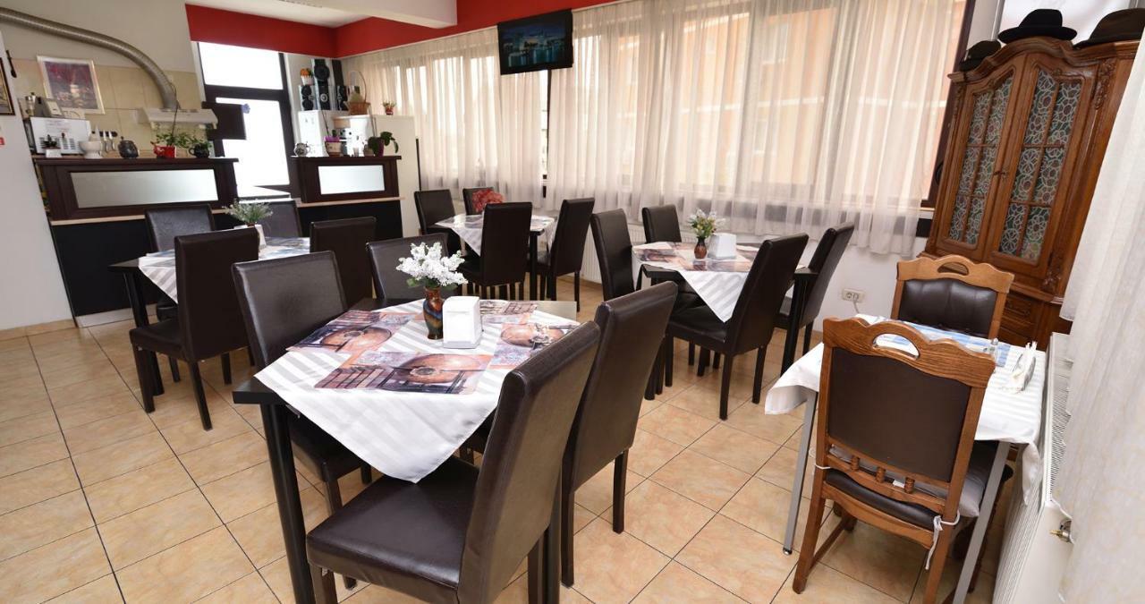 בוקרשט Hotel Taco מראה חיצוני תמונה
