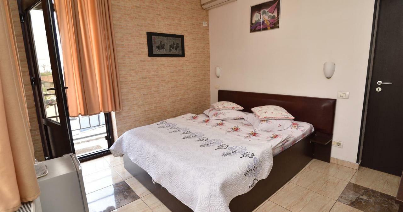 בוקרשט Hotel Taco מראה חיצוני תמונה