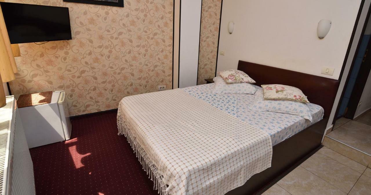 בוקרשט Hotel Taco מראה חיצוני תמונה