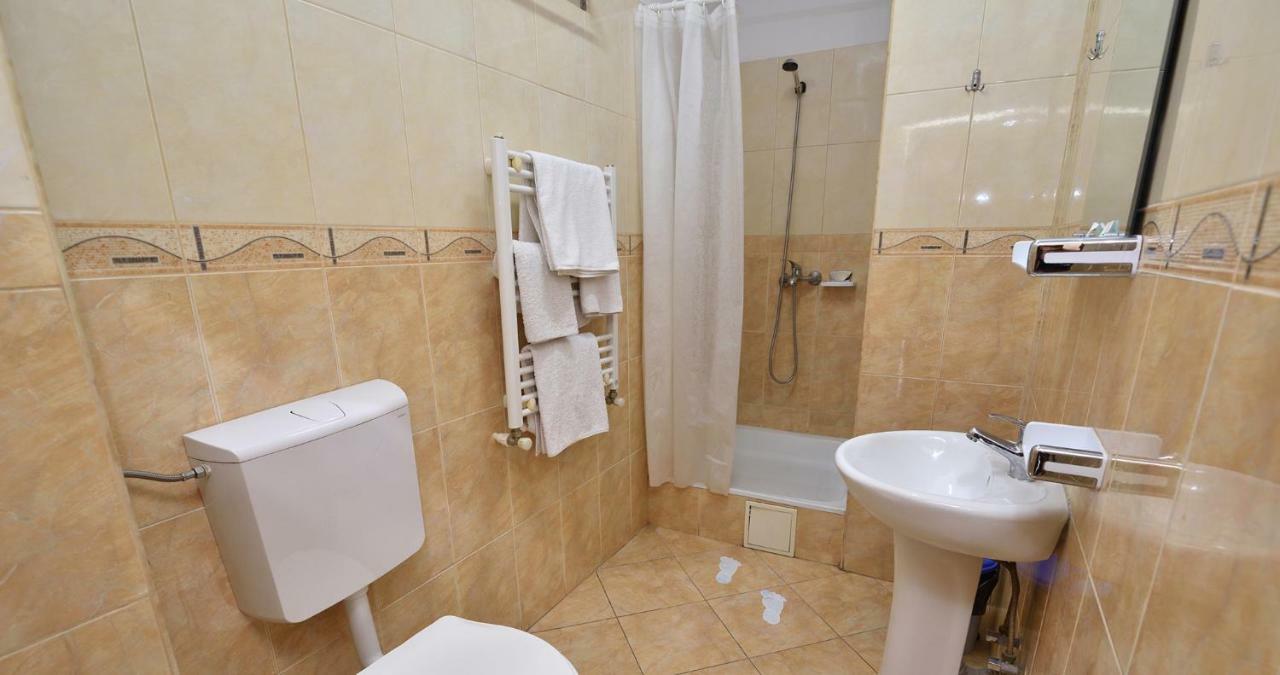 בוקרשט Hotel Taco מראה חיצוני תמונה